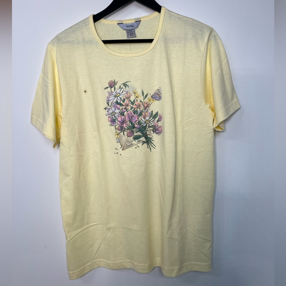 New With Tags Northern Reflections Yellow Graphic Tee size M